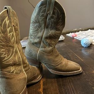 Double-H Mens cowboy boots. Size 8.